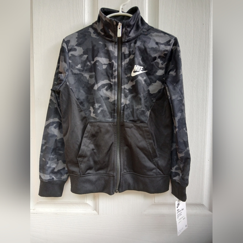 NIKE Boys Camo Zipper Front Jacket SZ 6/M